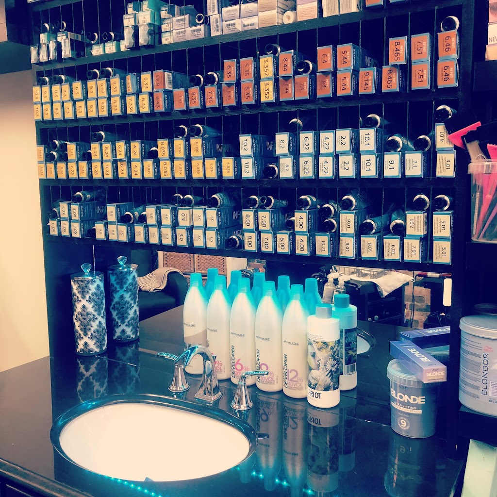 Luxury Salon | 156 Raglan St S, Renfrew, ON K7V 1R1, Canada | Phone: (613) 433-9449