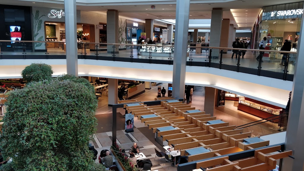 Apple Fairview | 1800 Sheppard Ave E, Toronto, ON M2J 5A7, Canada | Phone: (416) 646-4412