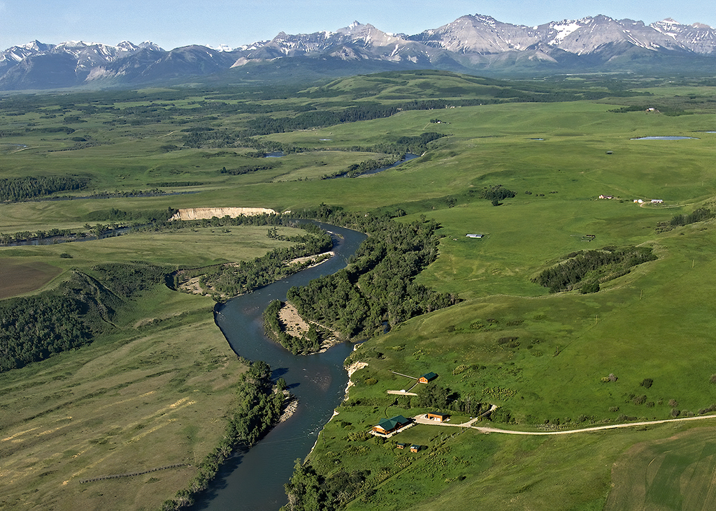 Waterton River Suites | 3705 Twp Rd 40 Range Road 28-5, Twin Butte, AB T0K 2J0, Canada | Phone: (403) 627-2999