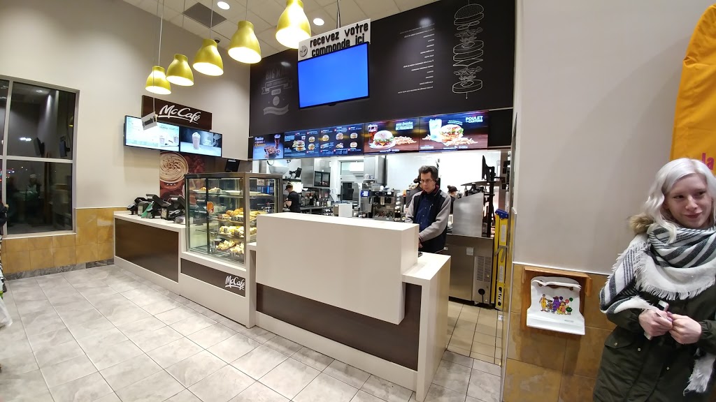 McDonalds | 590 Boulevard Wilfrid-Hamel, Québec, QC G1M 2T3, Canada | Phone: (418) 529-6722