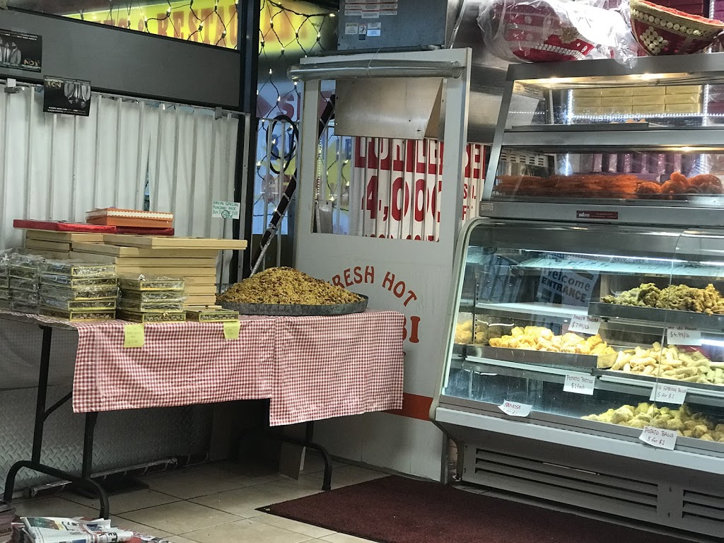 Standard Sweets and Restaurant | 2877 Derry Rd E, Mississauga, ON L4T 1A6, Canada | Phone: (905) 612-8381