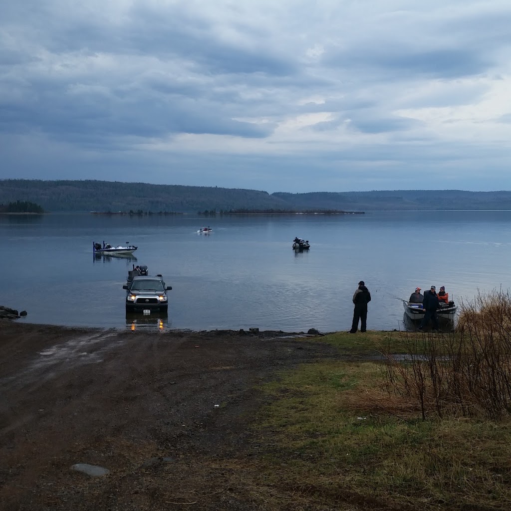 Rocky's Resort 11 Karila Rd, Nolalu, ON P0T 2K0, Canada