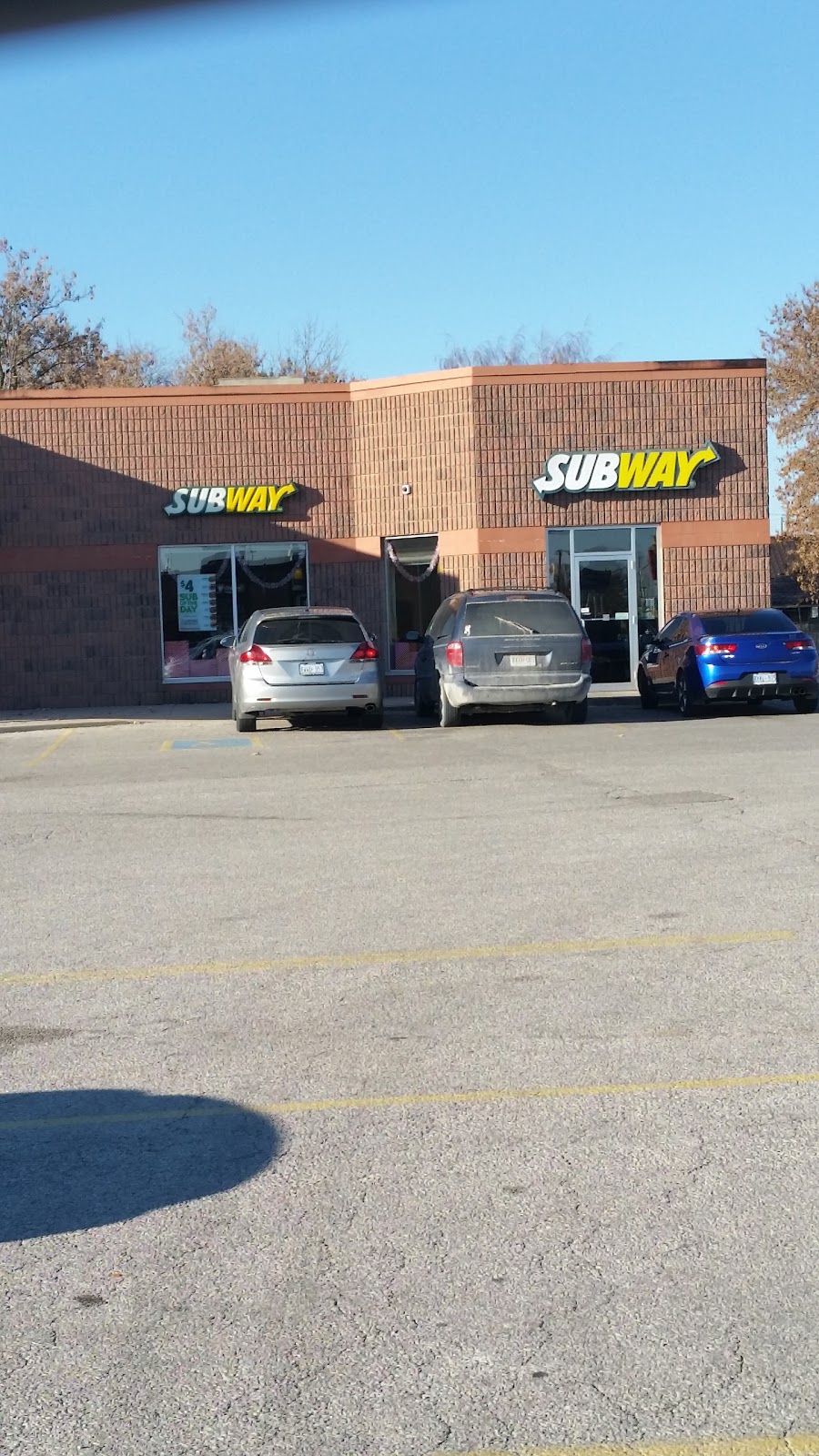 Subway | 30 McNaughton Ave #2, Wallaceburg, ON N8A 1R9, Canada | Phone: (519) 627-2309