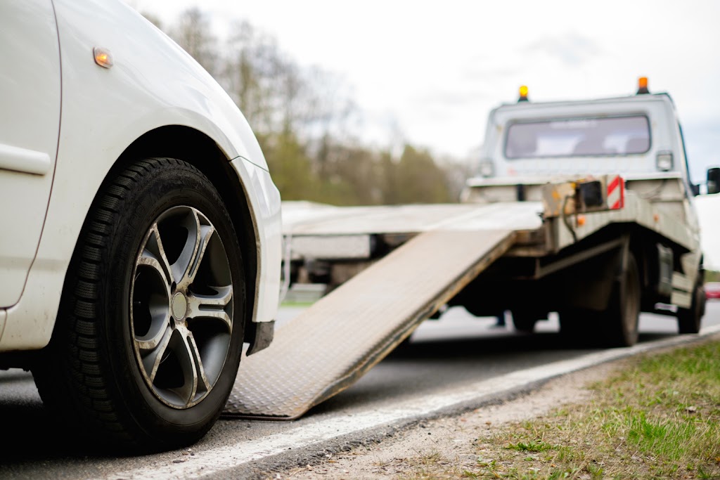 Positive Towing | 86 Clarke Rd, London, ON N5W 5W7, Canada | Phone: (548) 788-1525