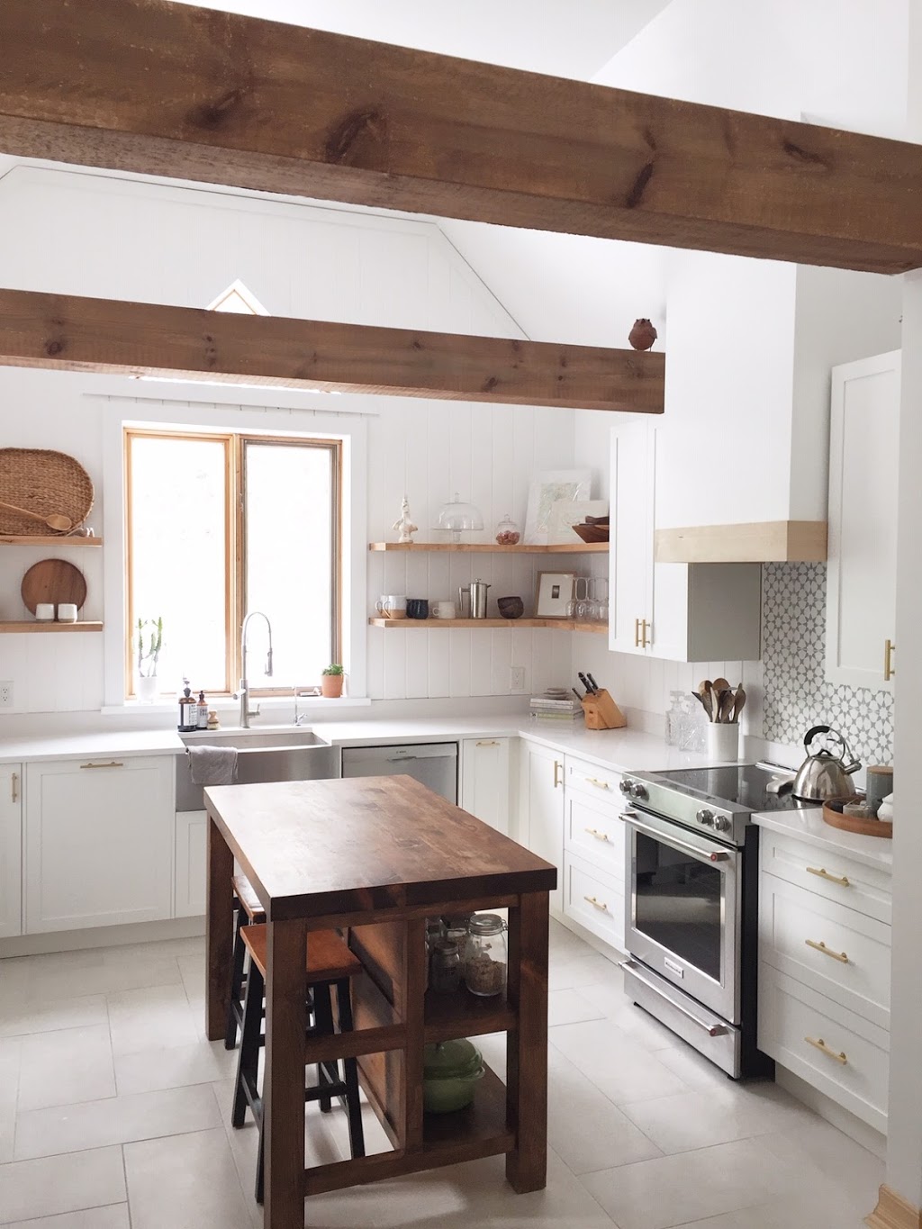 Laurysen Kitchens Ltd | 2415 Carp Rd, Stittsville, ON K2S 1B3, Canada | Phone: (613) 836-5353