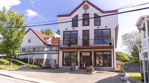 LE VIVOIR | 4 Avenue de Gaspé E, Saint-Jean-Port-Joli, QC G0R 3G0, Canada | Phone: (418) 598-9922