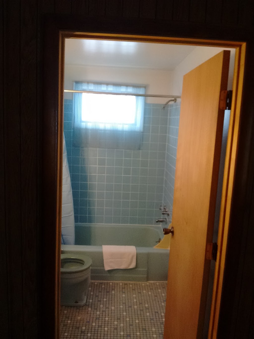 Bluebird Motel | 1630 Southwestern Blvd, West Seneca, NY 14224, USA | Phone: (716) 674-3174
