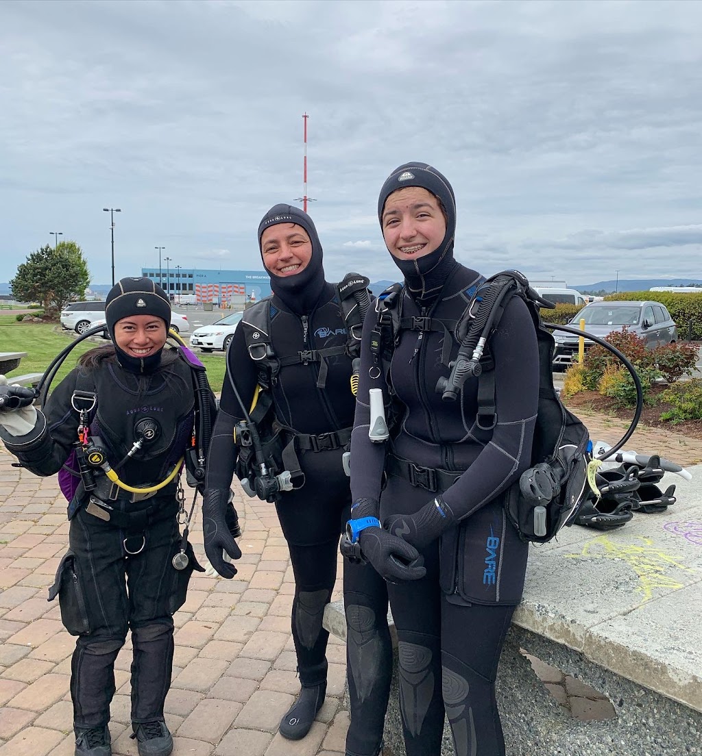 Frank Whites Dive Store | 721 Kings Rd, Victoria, BC V8T 1W4, Canada | Phone: (250) 385-4713