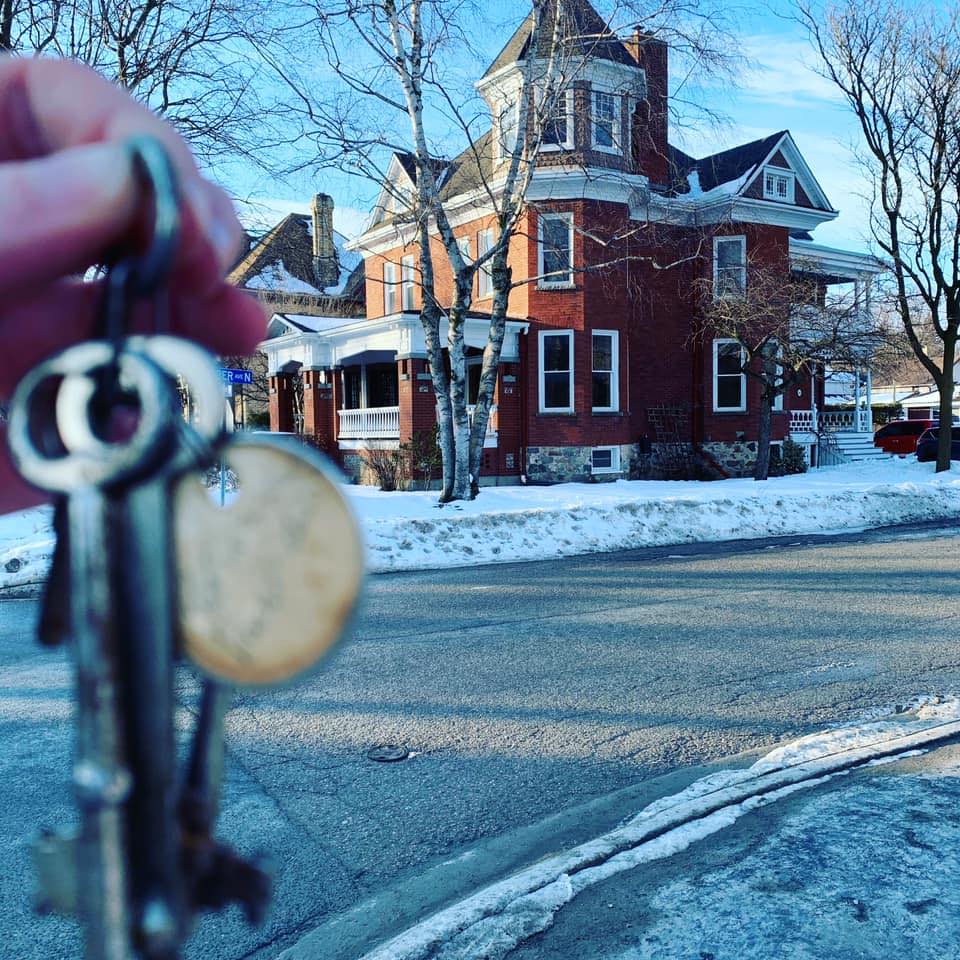Victorian Inn & Spa On Main | 405 Main St W, Listowel, ON N4W 1A7, Canada | Phone: (519) 444-8022