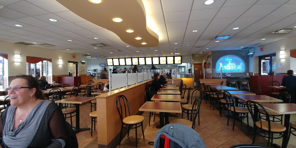 Chez Ashton | 3505 Boulevard Sainte-Anne, Québec, QC G1E 3L5, Canada | Phone: (418) 682-2379