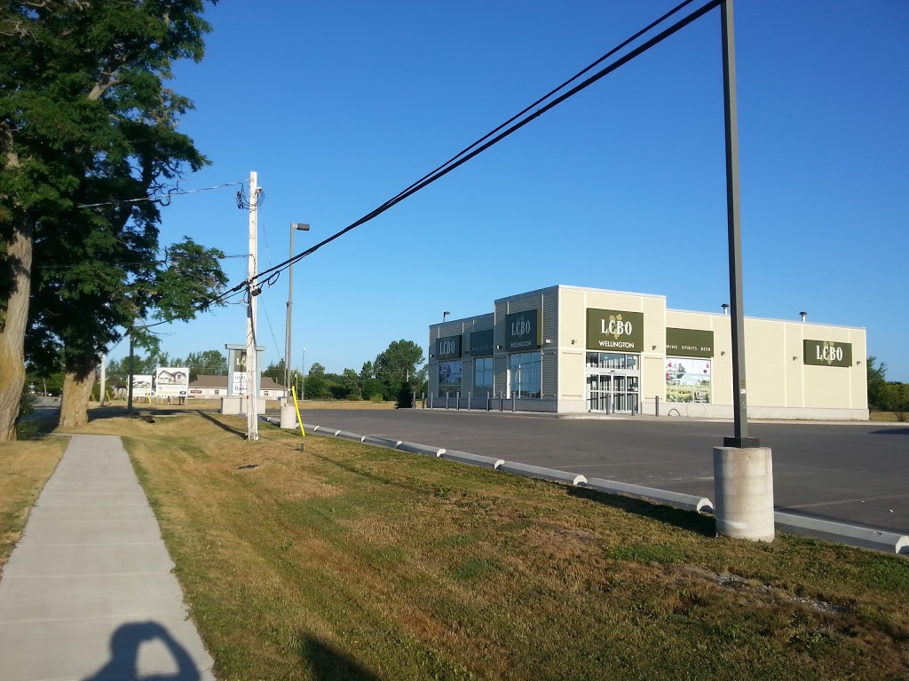LCBO | 462 Wellington Main St, Wellington, ON K0K 3L0, Canada | Phone: (613) 399-3320