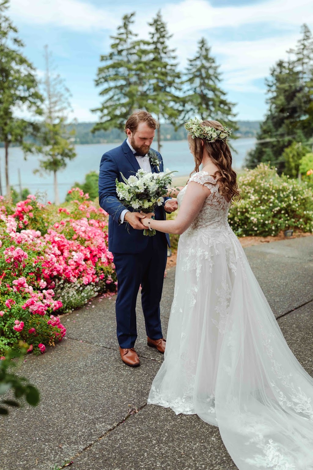 Bezaire Floral | 2441 Cousins Ave Unit 1D, Courtenay, BC V9N 3N6, Canada | Phone: (250) 204-3003