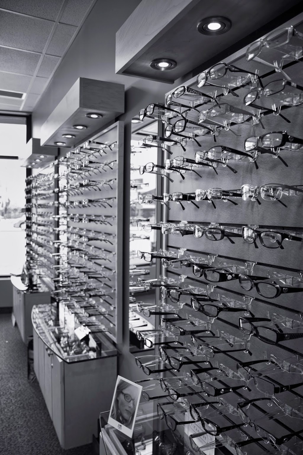 Eye Care First | 2601 Lauzon Pkwy Unit 510, Windsor, ON N8T 3M4, Canada | Phone: (519) 948-9797