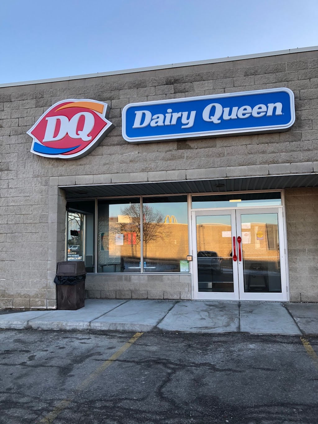 Dairy Queen | restaurant | 1015 Golf Links Rd, Ancaster, ON L9K 1L6, Canada | 9053046844 OR +1 905-304-6844