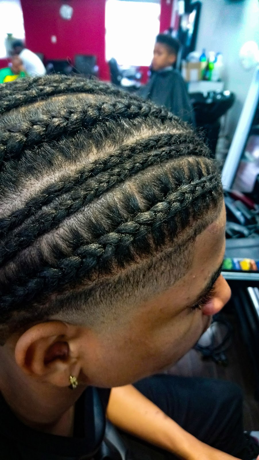 Queenofcuts | 3070A Hurontario St, Mississauga, ON L5B 1N7, Canada | Phone: (647) 575-2890