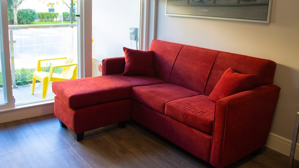 Solo Suites | 590 Goldstream Ave, Victoria, BC V9B 2W7, Canada | Phone: (250) 882-7178