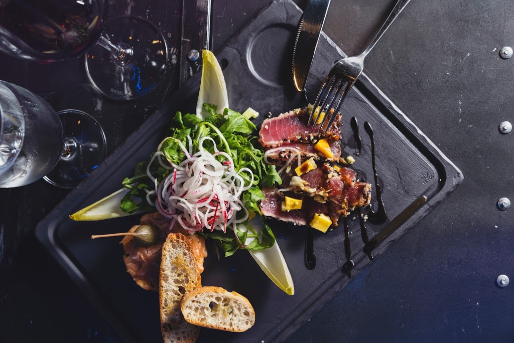 Resto-Bar Le Commandant | 1688 Route de lAéroport, Québec, QC G2G 0K1, Canada | Phone: (418) 204-2145