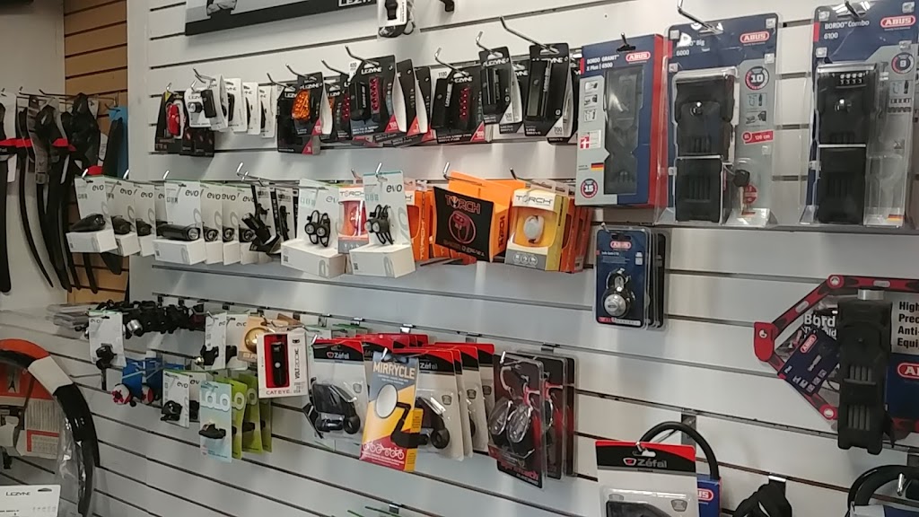 The Hub Bicycle Shop | 22 Queen St W, Cambridge, ON N3C 1G1, Canada | Phone: (519) 249-1473