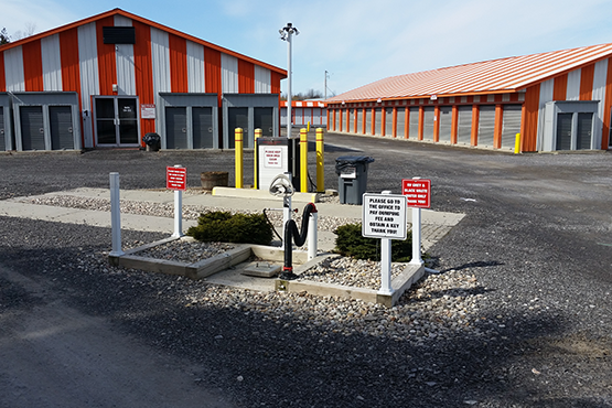 Acceptable Storage | 4869 Bank St, Gloucester, ON K1X 1G7, Canada | Phone: (613) 822-7666