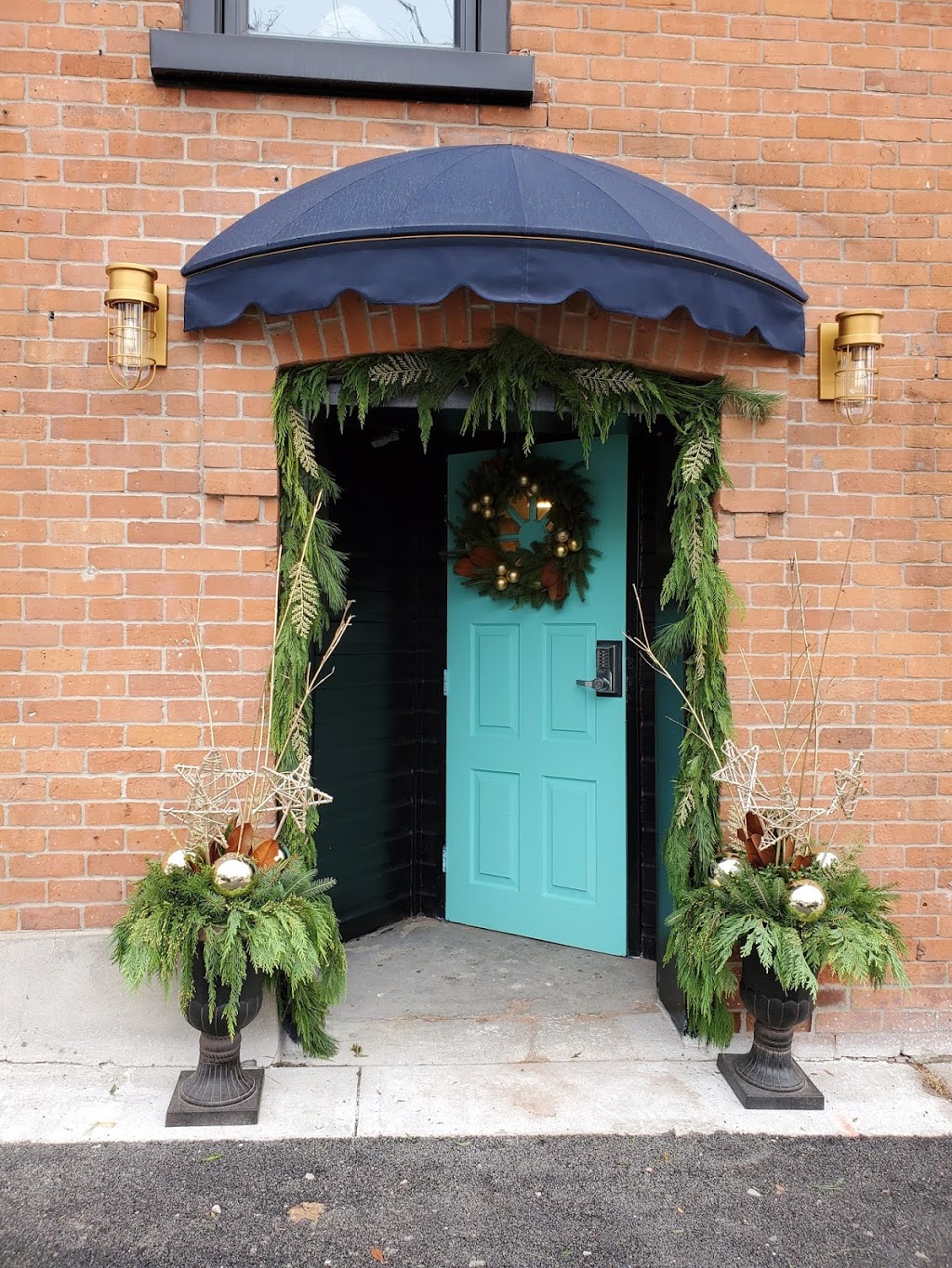 The Juniper Inn | 38 Lakeport Rd, St. Catharines, ON L2N 6X3, Canada | Phone: (905) 933-5962