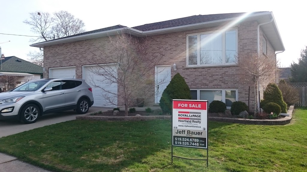 HomeField Group - Royal LePage Heartland Realty Goderich | 33 Hamilton St, Goderich, ON N7A 1P8, Canada | Phone: (519) 524-6789