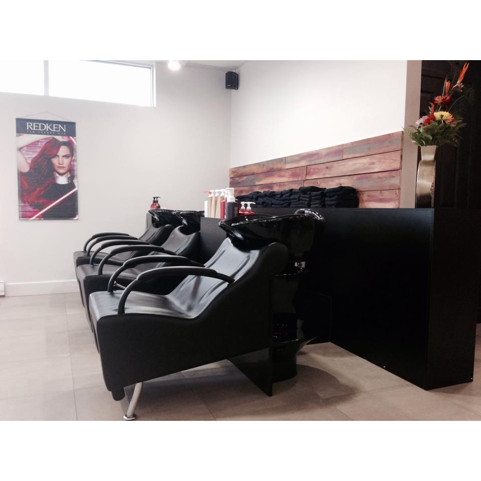 Salon Pur | 1480 Boulevard Louis-XIV, Québec, QC G2L 1M3, Canada | Phone: (418) 624-1111