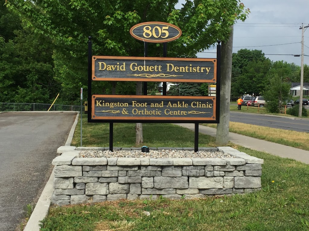 Young Signs | 222 Hughs Rd, Elgin, ON K0G 1E0, Canada | Phone: (613) 359-6414