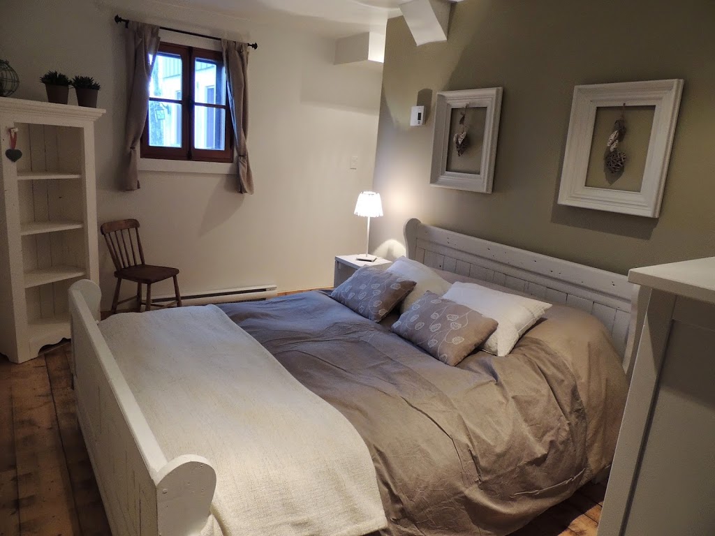 Comme Chez Nous - Bed&Breakfast | 434 Chemin St Edmond, Stoneham-et-Tewkesbury, QC G3C 1G3, Canada | Phone: (418) 912-8354