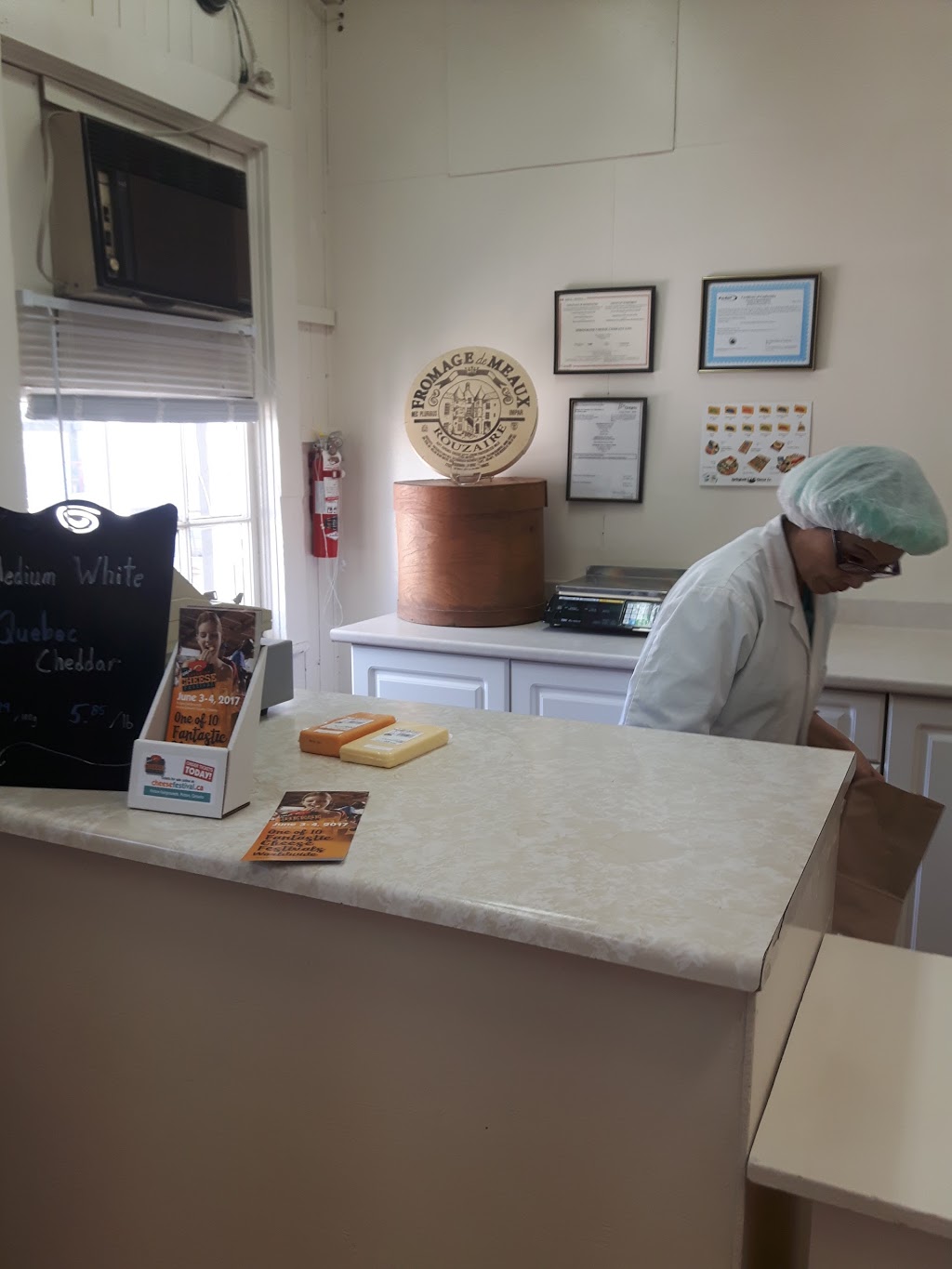 Springbank Cheese Company LTD | 201 Winniett St, Woodstock, ON N4S 6A1, Canada | Phone: (519) 539-7411