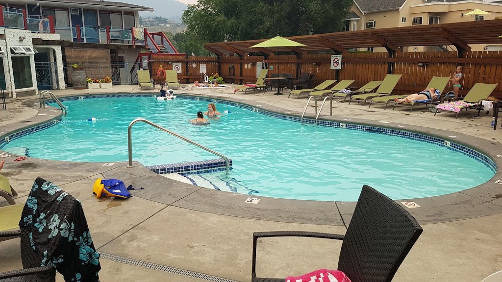 Bowmont Motel | 80 Riverside Dr, Penticton, BC V2A 5Y3, Canada | Phone: (250) 490-0231