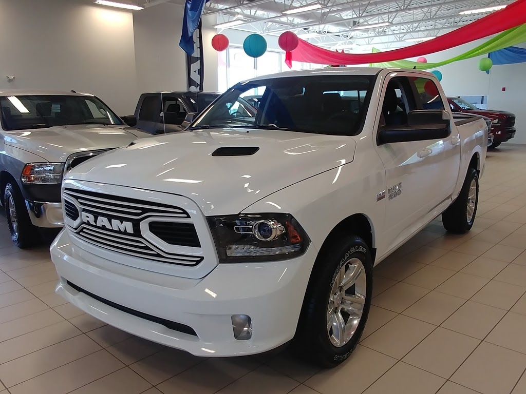 Boucherville Chrysler | 1561 Rue Ampère, Boucherville, QC J4B 5Z5, Canada | Phone: (888) 894-7852