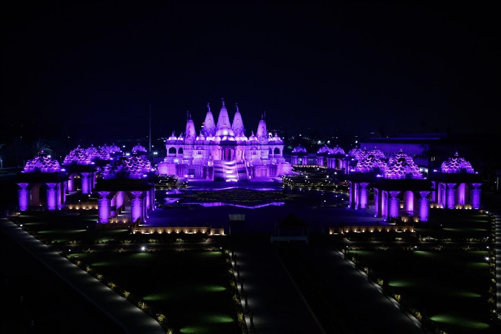 BAPS Shri Swaminarayan Mandir | 1488 Red River Dr, Howden, MB R5A 1K2, Canada | Phone: (204) 504-2277