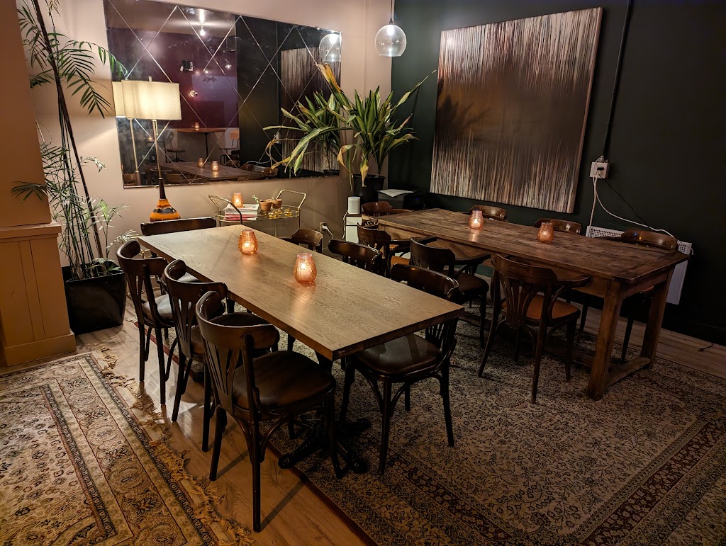 Buvette Beaubien | 211 Rue Beaubien E, Montréal, QC H2S 1R5, Canada | Phone: (514) 544-7632