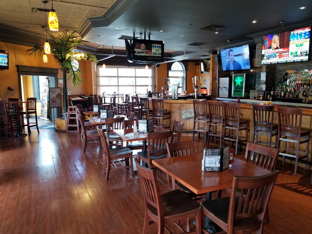 Wild Wing | 2051 Winston Park Dr, Oakville, ON L6H 6P5, Canada | Phone: (289) 644-2443