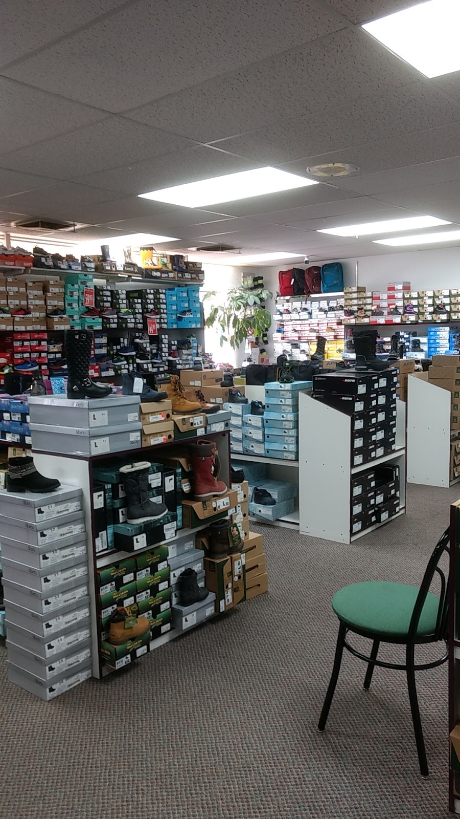 Au Coin de la Chaussure Pop | 3792 Rue Queen, Rawdon, QC J0K 1S0, Canada | Phone: (450) 834-4365