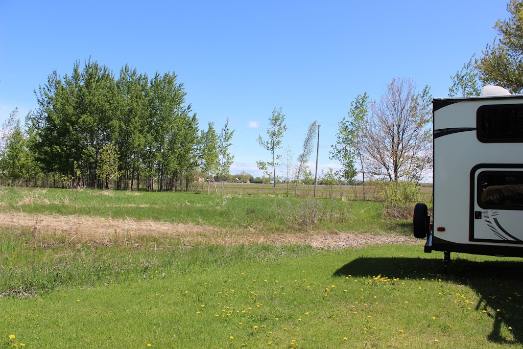 Camping Chenal-du-Moine | 1686 Chemin du Chenal du Moine, Sorel-Tracy, QC J3P 2K7, Canada | Phone: (877) 742-3113