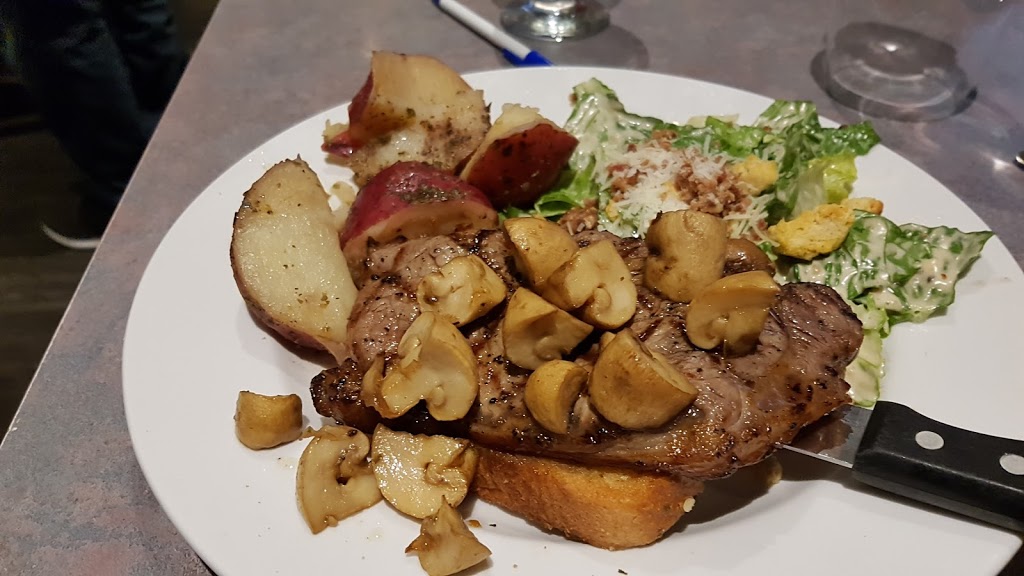 Regent Family Restaurant & Neighbourhood Pub | 3823 Sherwood Dr, Regina, SK S4R 6N1, Canada | Phone: (306) 543-3211