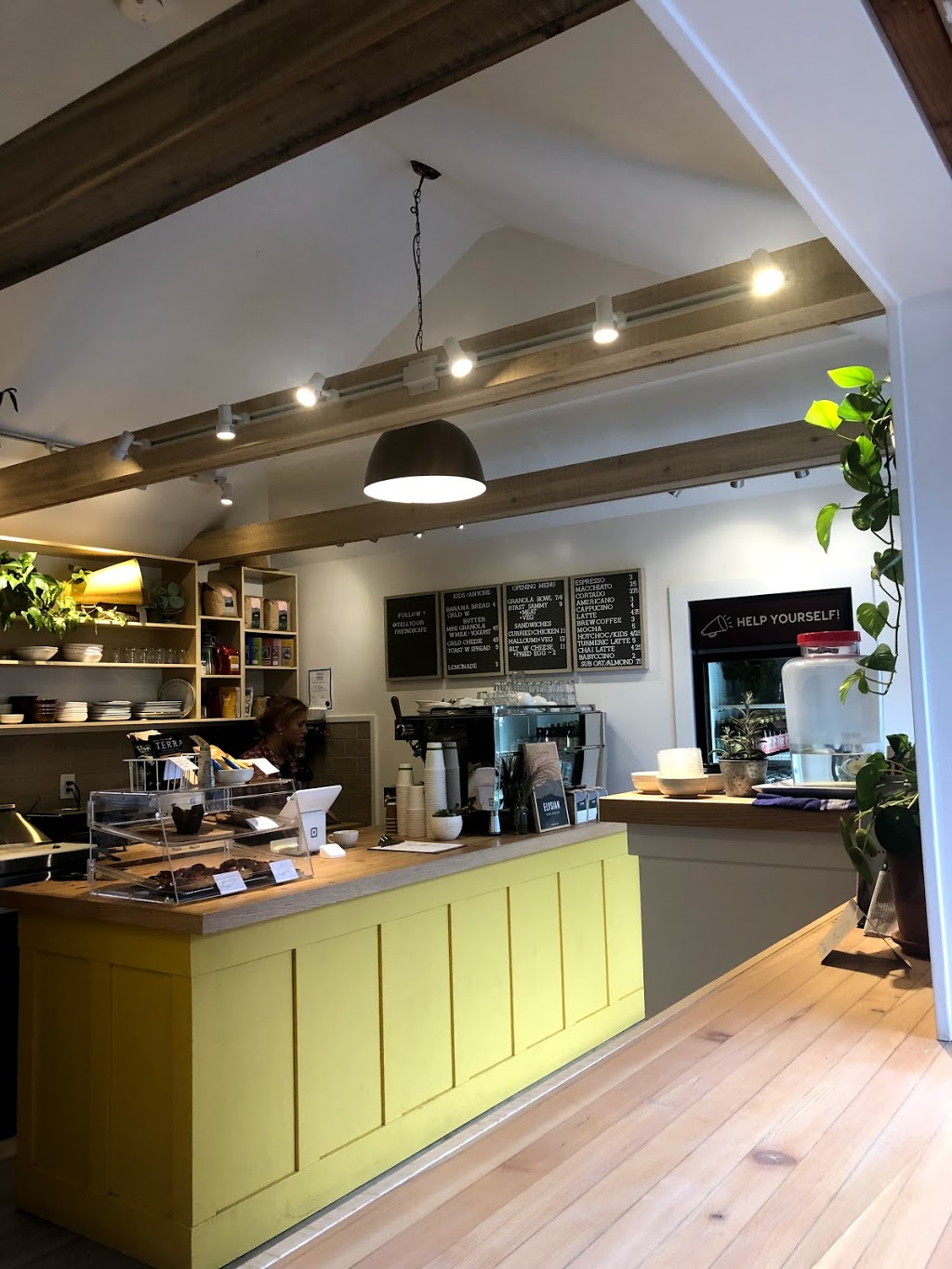 tell your friends cafe | 400 Bowen Island Trunk Rd, Bowen Island, BC V0N 1G0, Canada | Phone: (778) 929-7393