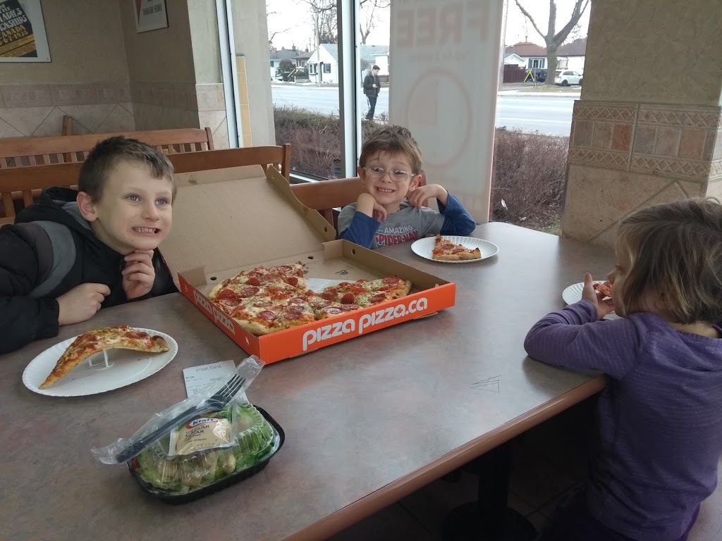 Pizza Pizza | 1001 Fennell Ave E, Hamilton, ON L8T 1R1, Canada | Phone: (905) 527-1111