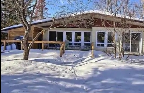 D-D Cottage | 12 Shankland Dr, Fenelon Falls, ON K0M 1N0, Canada | Phone: (647) 975-4545