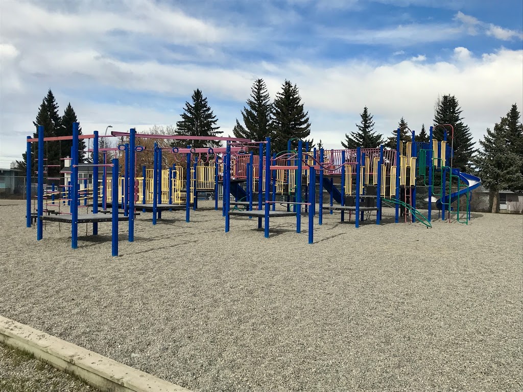 Canyon Meadows School | 395 Canterbury Dr SW, Calgary, AB T2W 1J1, Canada | Phone: (403) 777-8600