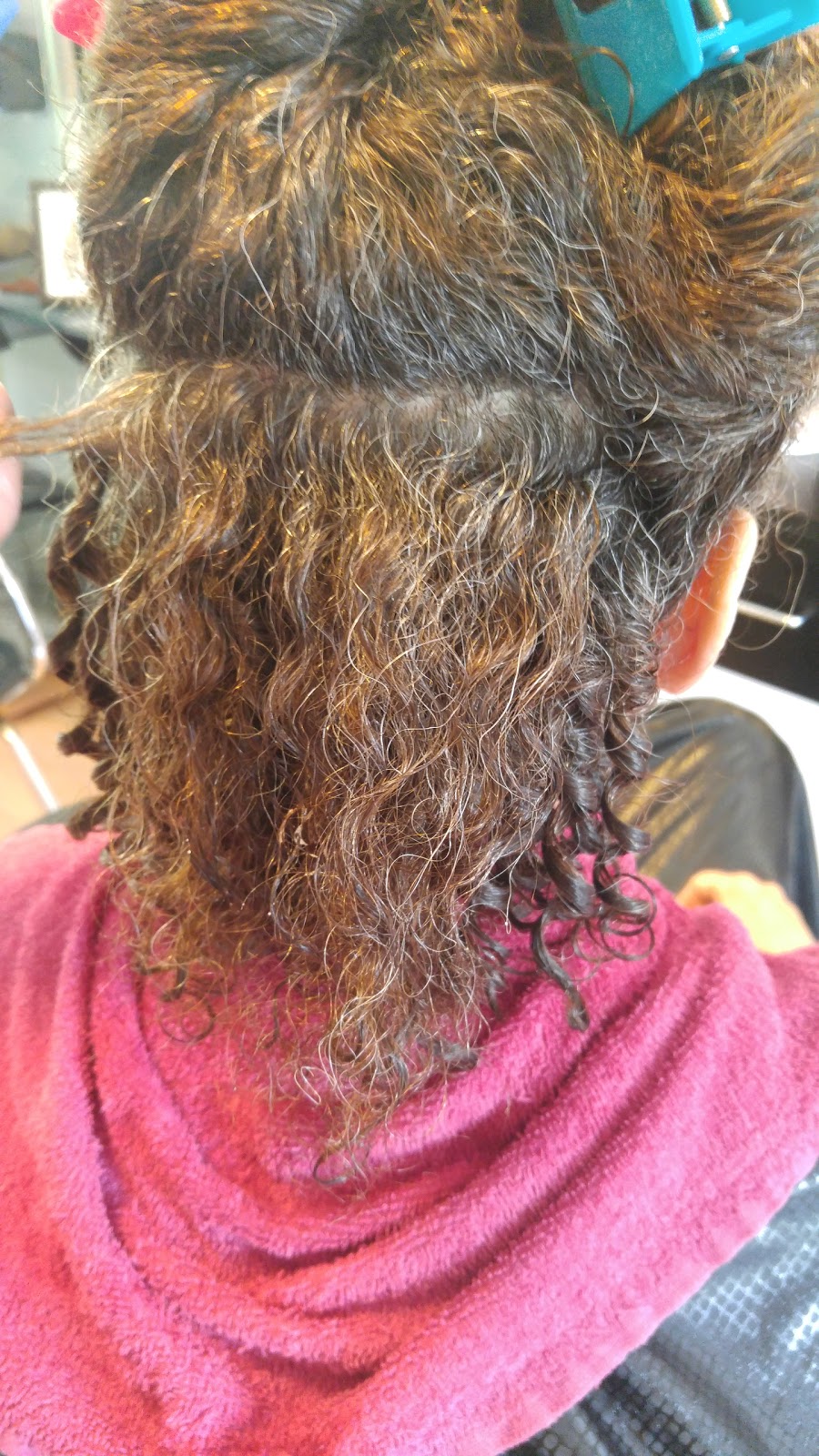 Hairs Hapnan | 36 Mary St W, Huntsville, ON P1H 1V3, Canada | Phone: (705) 571-1683