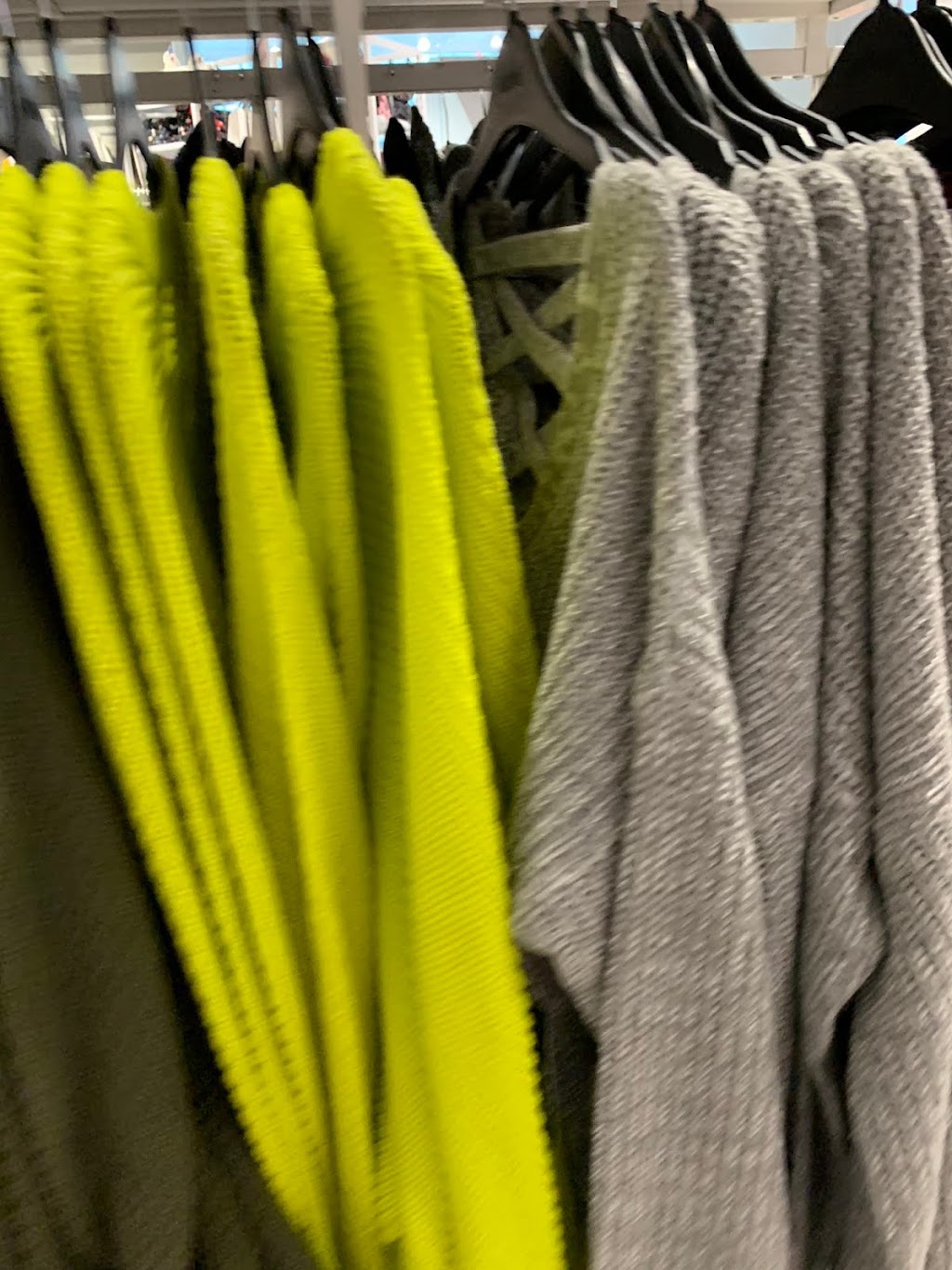 Ardene | 2945 Jacklin Rd #168, Victoria, BC V9B 5E3, Canada | Phone: (250) 419-4528