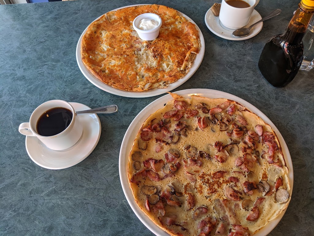 Pfanntastic Pannenkoek Haus | 2439 54 Ave SW, Calgary, AB T3E 1M4, Canada | Phone: (403) 243-7757