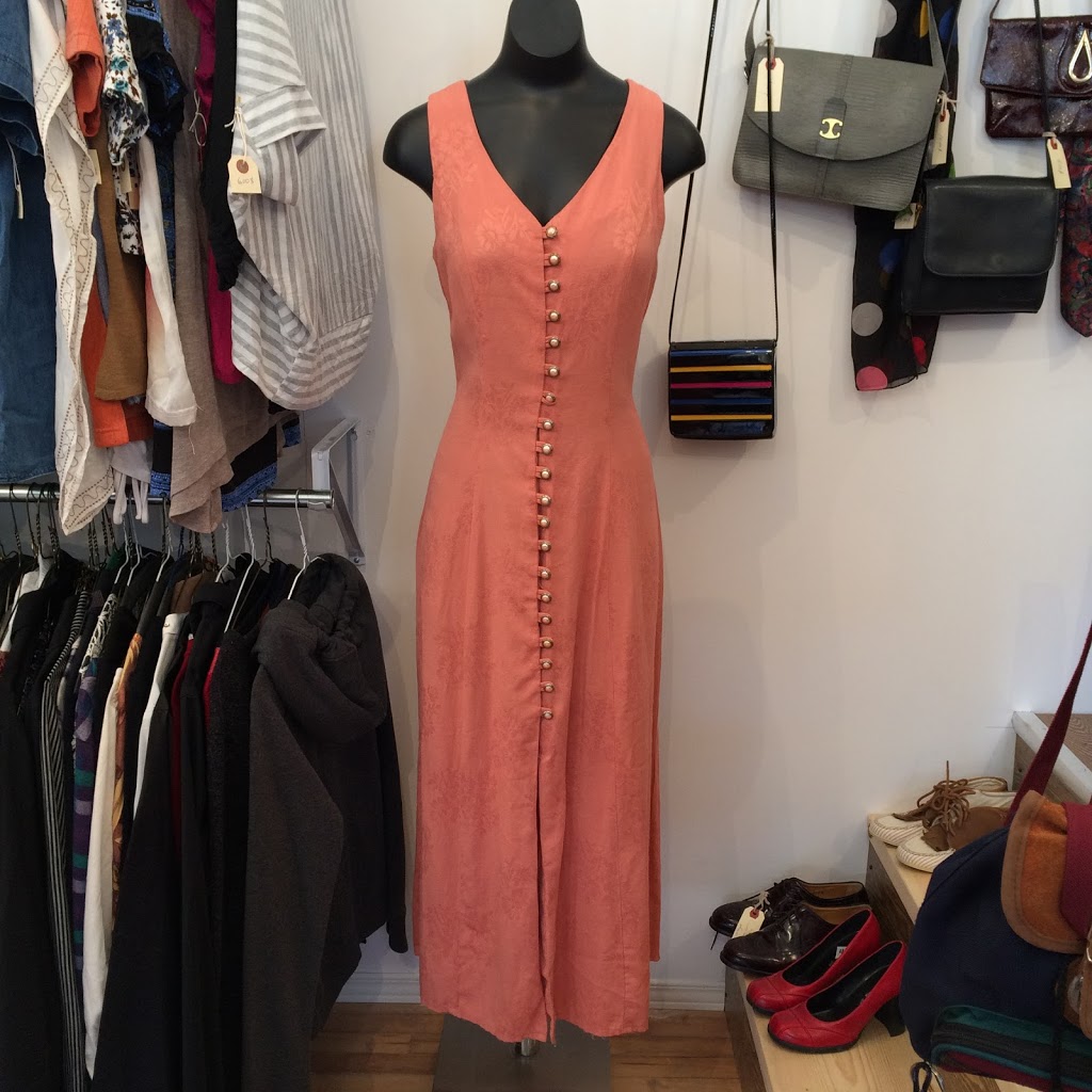 Friperie La Défroque | 5993 Rue Morin, Val-Morin, QC J0T 2R0, Canada | Phone: (438) 885-7071