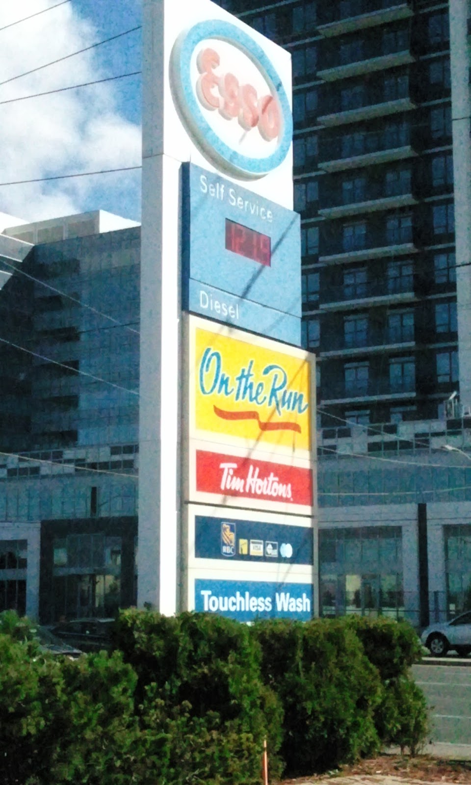 Esso | 3764 Highway 7 West, Woodbridge, ON L4L 1A6, Canada | Phone: (905) 264-9970