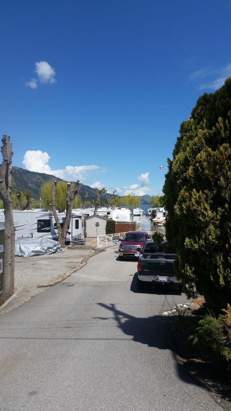 Tween Lakes Resort | 15970 Oyama Rd, Lake Country, BC V4V 2E4, Canada | Phone: (250) 548-3525