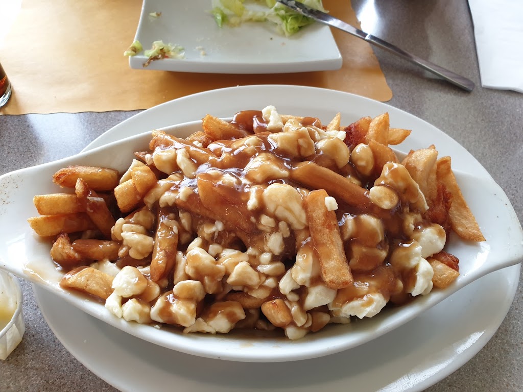 Restaurant LHorizon | 775 Rue St Laurent, Saint-Siméon, QC G0T 1X0, Canada | Phone: (418) 471-0606