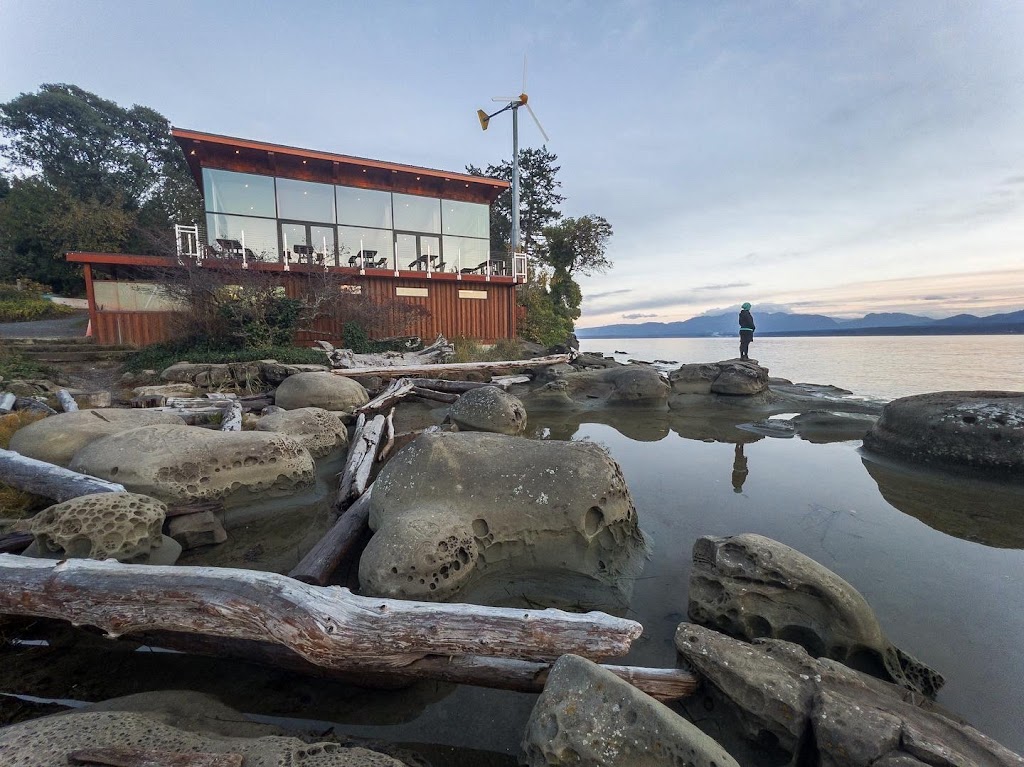 Fords Cove Restaurant | 10795 Central Rd, Hornby Island, BC V0R 1Z0, Canada | Phone: (250) 335-2169