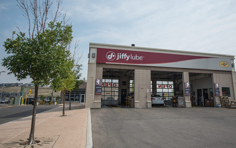 Jiffy Lube | 12600 Symons Valley Rd NW, Calgary, AB T3P 0A3, Canada | Phone: (403) 274-3422